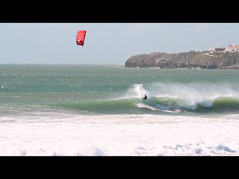 Paulino Pereira ripping waves in Peniche with the ReoV5