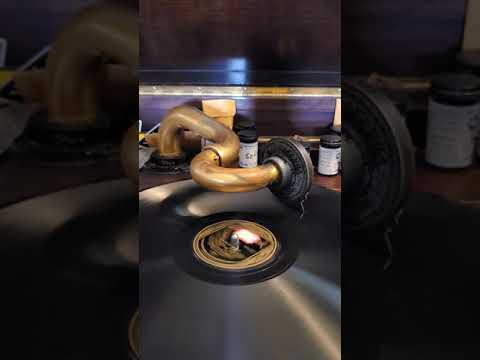 New Moon Medley - (vocal Vaughn DeLeath) Colonial Club Orchestra  Brunswick Records #20089 12" 1929