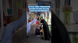 RITUAL UNIK! MOMEN Pengantin Wanita Buang Celana Dalam ke Atap Saat Resepsi Agar Hujan Berhenti