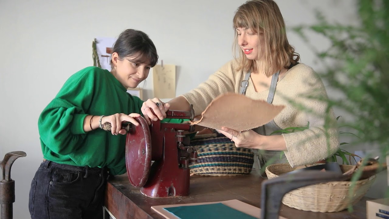 Créez votre sac en cuir avec Camille - Vidéo