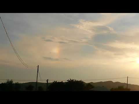 Lumina ciudata in stanga soarelui. / Strange light left of the sun