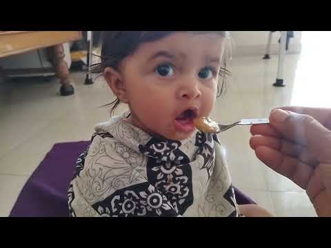 Tashvi's breakfast.. Banana nd dry fruits mix pure.😊