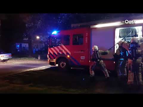 Auto in lichterlaaie in Hengelo