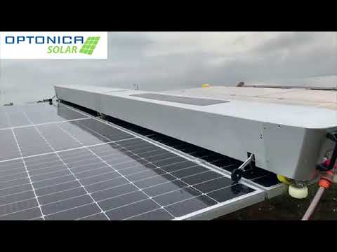 Video Robot autonom curatare panouri fotovoltaice 200W pentru doua randuri de panouri 2x2384mm