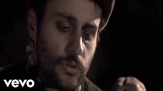 El Fantasma Enamorado Lyrics English Translation