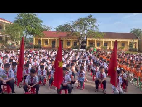 Trẻ Mẫu giáo 5-6 tuổi thăm quan Trường Tiểu học