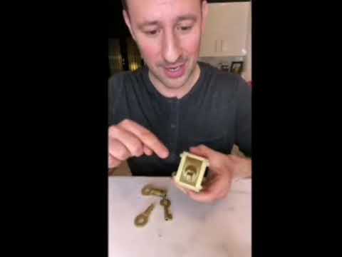 PUZZLE LOCK SPLITS TWO (NEED 3 KEYS TO SOLVE)