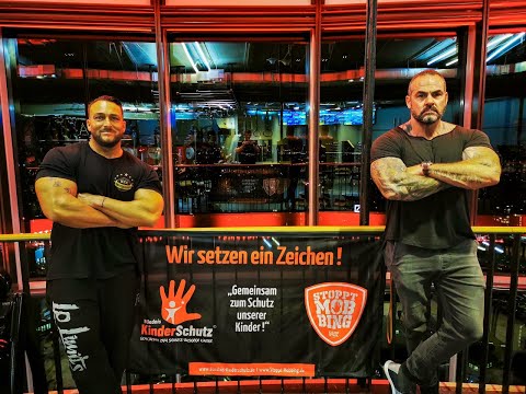 Michael Blum mit Carsten Stahl / Personal Training Frankfurt in Europas höchstem Fitnessstudio