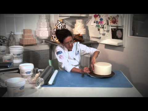 Jean Marie Moffa How to Crimp with Satin Ice Fondant