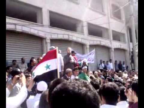 كلمة الشيخ أنس عيروط أثناء مظاهرة في مدينة بانياس في ريف طرطوس