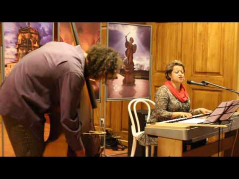 Magdaléna Růžičková - Bodláky a růže