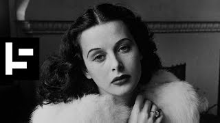 10 Famous Female Scientists in History