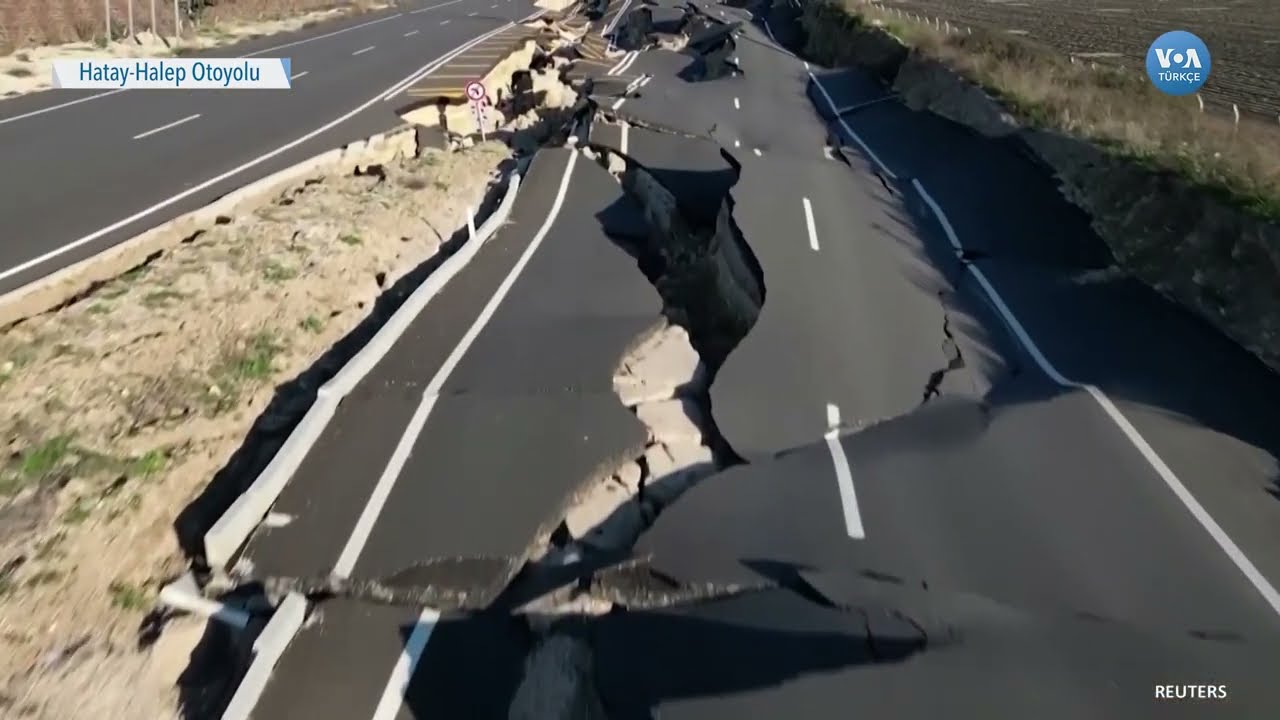 Karayolunda Dev Çukurlar