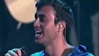 Enrique Iglesias - Enamorado Por Primera Vez (en vivo)