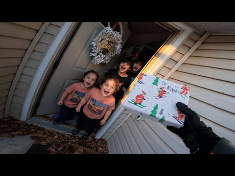 Surprising Strangers with Christmas Gifts!