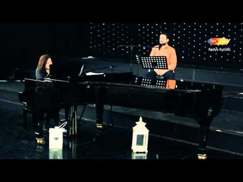 Çiğdem Erken - Dünyayı Durduran Şarkı (Canlı Performans)