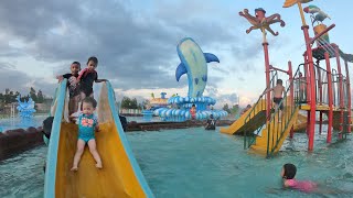 preview picture of video 'Proud at สวนน้ำ เด็ก Asian  Cultural Village Sadao เล่นน้ำปีใหม่ที่ ชายแดนไทยมาเลเซีย ด่านนอก สะเดา'