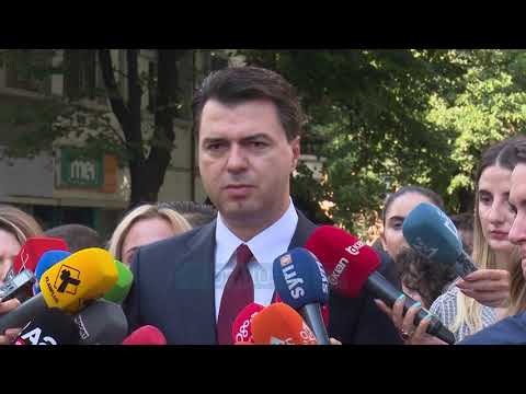 "Azemi" bën bashkë Rudinën dhe Bashën, shtrëngim duarsh - News, Lajme - Vizion Plus