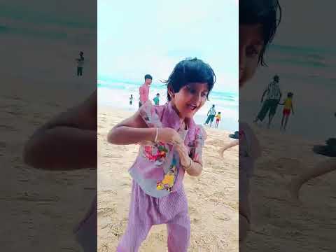Cute baby Shreyanshi ❤️🥰 Puri see beach #🥰🥰 please like comment and subscribe 🙏🙏#jayjagannath #dance