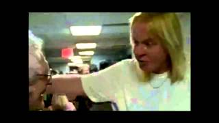 Rick Wakeman Discovers The MiniMoog (Monophonic Synth)