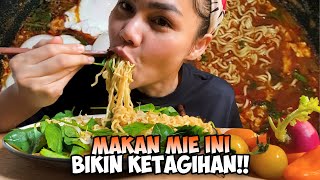Download lagu MIE LAGI NIH GUYS SAKING ENAKNYA DUT KETAGIHAN BANGET MAKAN PAKE SAYUR-SAYURAN mp3