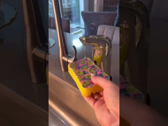 Vídeo relacionado con Dispensador de Jabón Espumoso Automático sin Contacto, 400ml con Cuerpo Transparente y Pantalla LED, 4 Niveles Ajustables, Carga USB-C Rápida, IPX5, para Cocina, Baño, Hotel