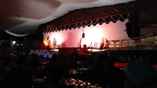 Download lagu Kikis Tunggorono ~ Ki Purbo Asmoro dan Ki Warseno mp3
