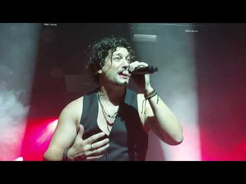 Rob Mills live in Melbourne - Bon Jovi tribute  - Bed of roses