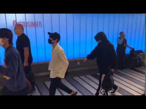 [FANCAM] BTS ARRIVAL TO LOS ANGELES AIRPORT HEADING TO BILLBOARD MUSIC AWARDS 2018