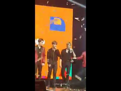 [FANCAM] 180929 WANNA ONE at KCON THAILAND 2018 - Ending [dao_dong]