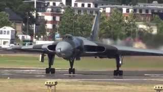 preview picture of video 'Avro Vulcan Friday Farnborough Display'