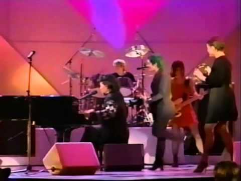 Little Richard & Go-Go's - Tutti Frutti (AMA '94)