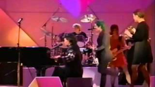 Little Richard & Go-Go's - Tutti Frutti (AMA '94)