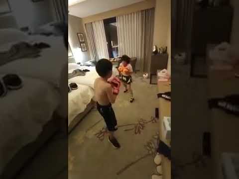 Эти детишки смогут постоять за себя, когда немного подрастут