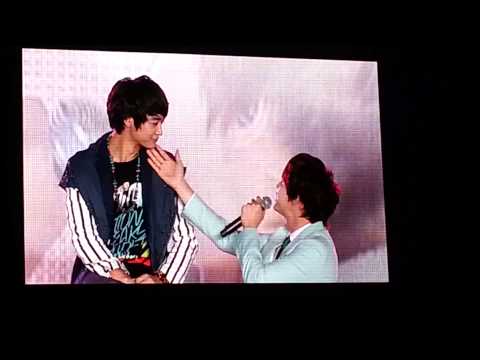121125 Max(TVXQ)&Kyu(SJ) Special Minho(SHINee) - Just The Way You Are. SMTown BKK 2012