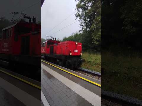 Durchfahrt der ÖBB 1063 013-7 auf der Summerauerbahn