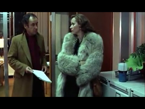 04 MEDECINS DE NUIT femme en fourrure