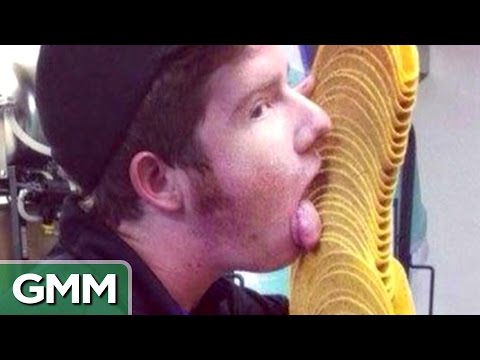 ソーシャルメディアが原因で解雇された人たち (People Fired Because of Social Media)