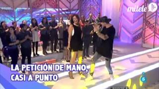 Merche y José de Rico cantando 'Vive El Momento'