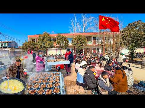中國河南農村婚宴有多野？，300元20個菜吃不完，廢棄小學變身露天廚房！從食材到餐桌！城裡人看哭了！