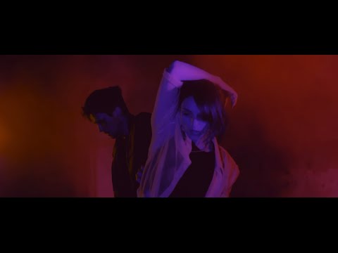 Cinnamon Chasers - Hurts Too Much (Official Music Video)