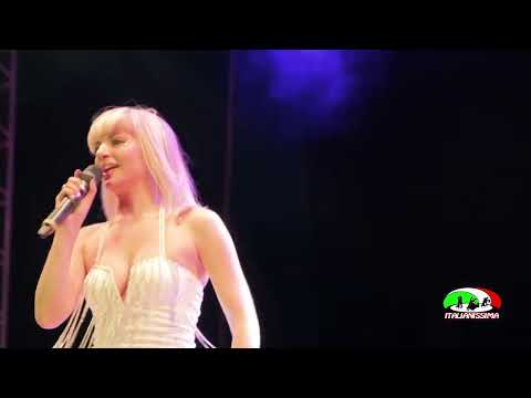 SERENA DE BARI MEDLEY RAFFAELLA CARRA' #italianissimatv #veryitaliantv