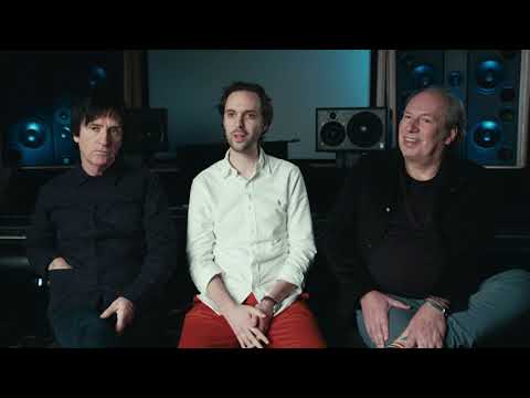 NO TIME TO DIE - INTERVIEW (HANS ZIMMER, JOHNNY MARR AND STEVE MAZZARO)