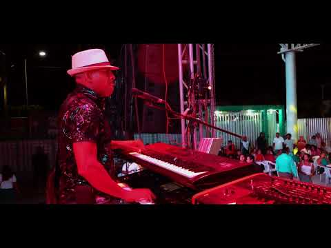 Mister Corcuera - Báilalo Mi Negra / Perrea Mami Perrea (En Vivo Desde Rio Grande Oaxaca)