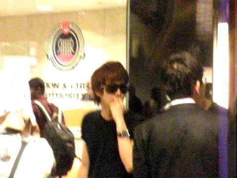 U-KISS departure from Changi Airport T2 at 220610.AVI