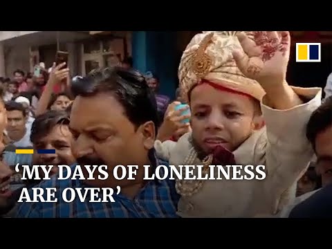 2.3-foot-tall man in India ties the knot after years of searching for love