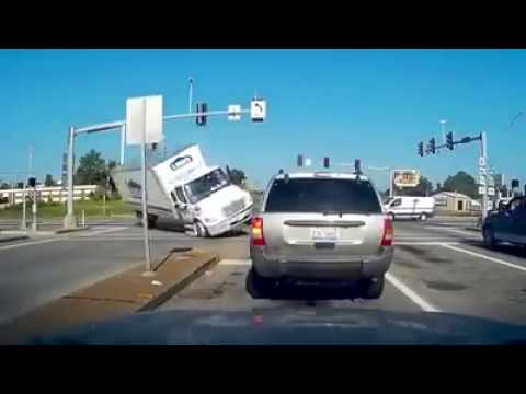 Los peores accidentes de coches grabados por una cámara