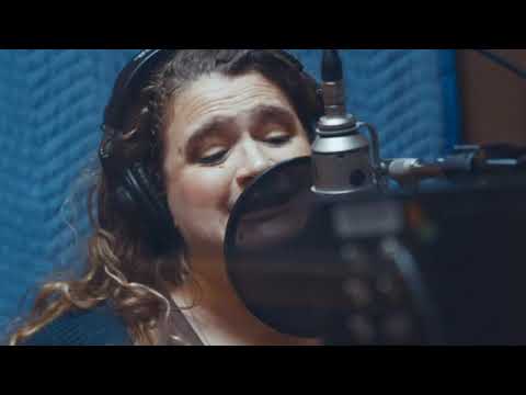 Bonnie Milligan sings from Kimberly Akimbo