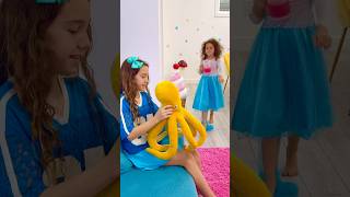 Rhia pranks Sierra - funny 😆