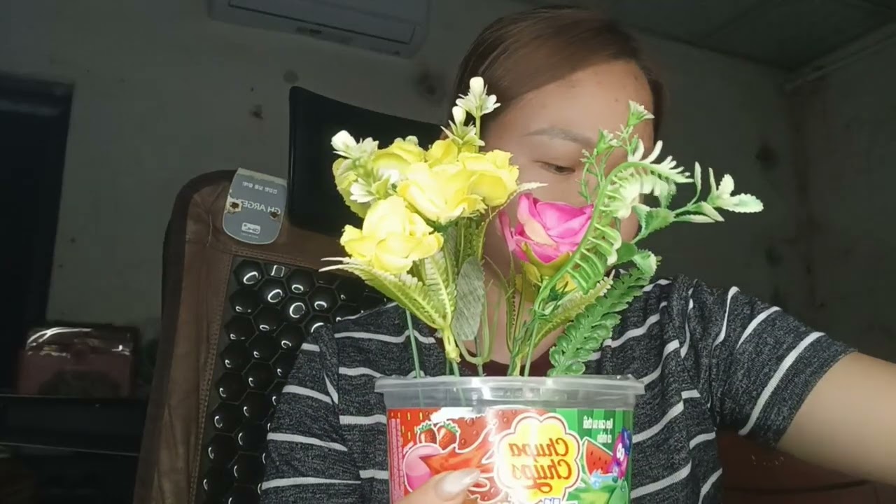 Chỉ khi tình yêu của bản thân chúng ta quá nhỏ đất đai mới trở nên quá lớn